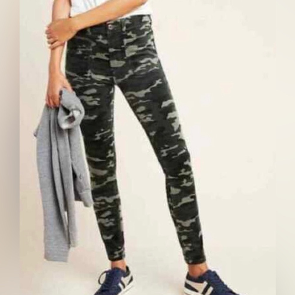 Anthropologie Pilcro & the Letterpress High Rise corduroy pants Camo size 27